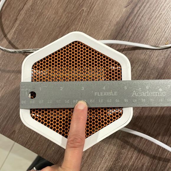 Small space heater - Picture 2 of 8